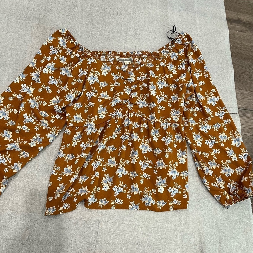 [L]Pleione Floral Off-Shoulder Brown Blouse Babydoll Smocked NWOT